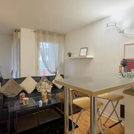 Bienvenue Au Nid Du Chevert, Centre De 公寓 *