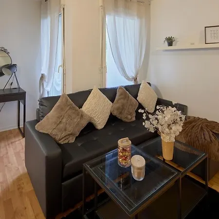 Bienvenue Au Nid Du Chevert, Centre De