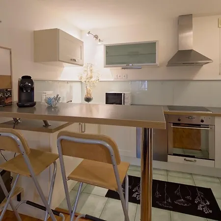 Bienvenue Au Nid Du Chevert, Centre De *