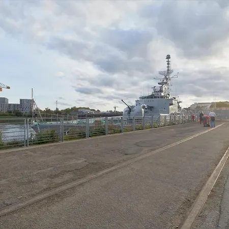 Bienvenue Au Nid Du Chevert, Centre De *