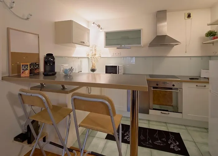 Bienvenue Au Nid Du Chevert, Centre De *