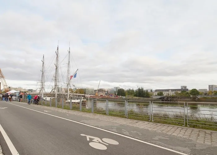 Bienvenue Au Nid Du Chevert, Centre De * Nantes